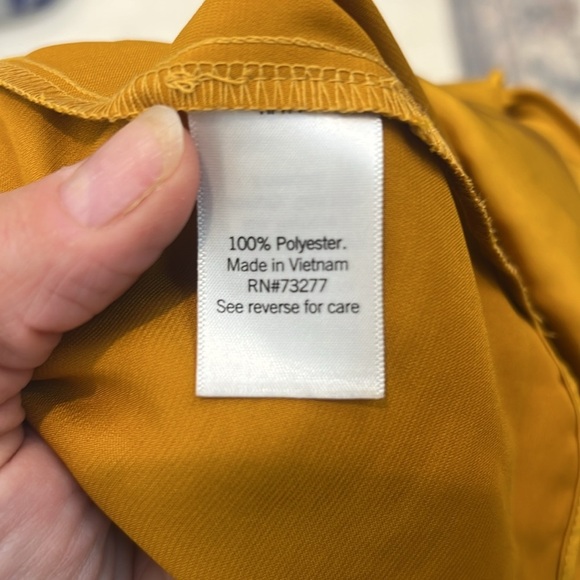 Nine West Yellow Camisole Crop Top with halter tie size medium. - Picture 7 of 7